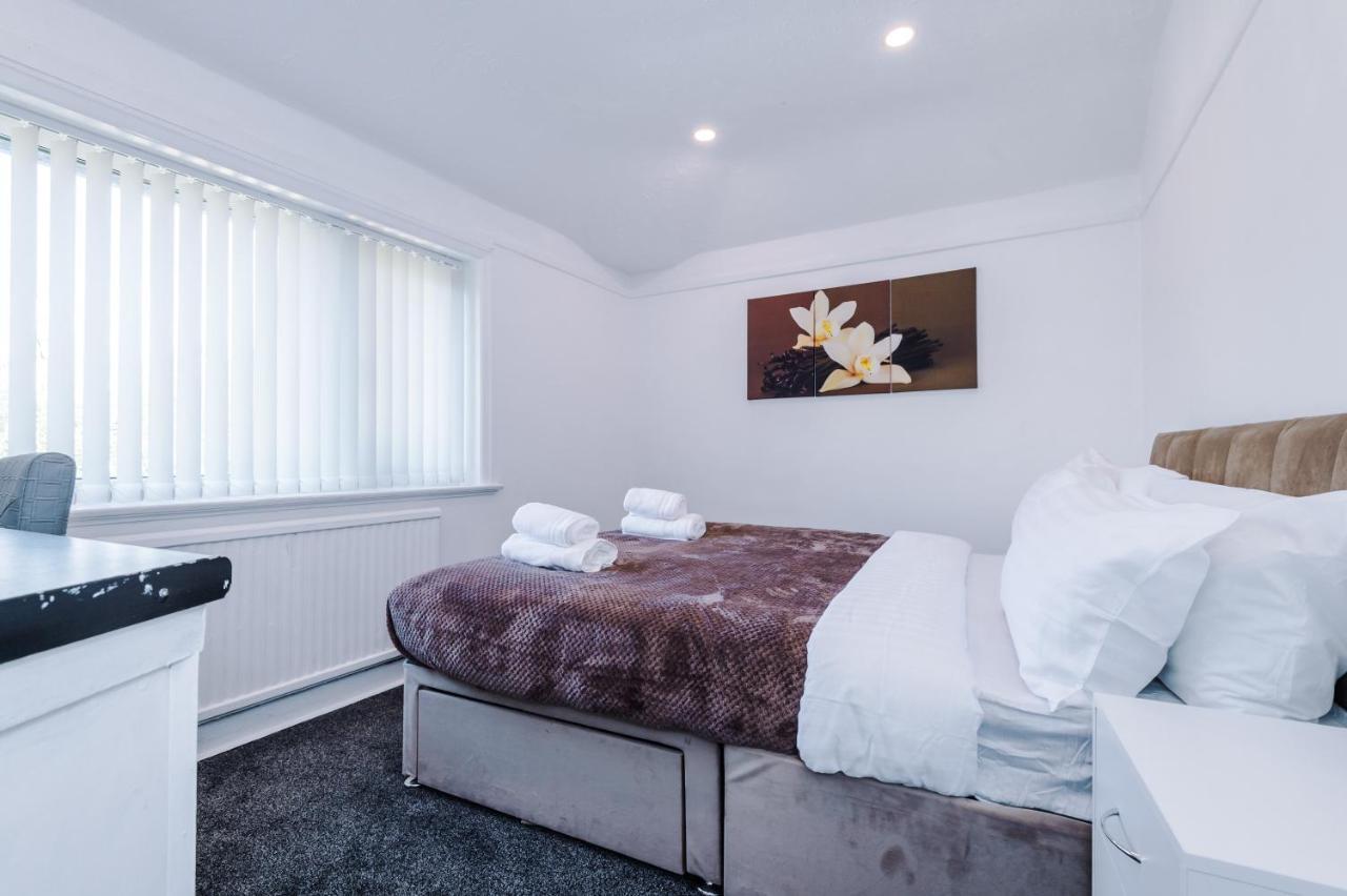 Nice Three Bedroom House In Manchester Buitenkant foto